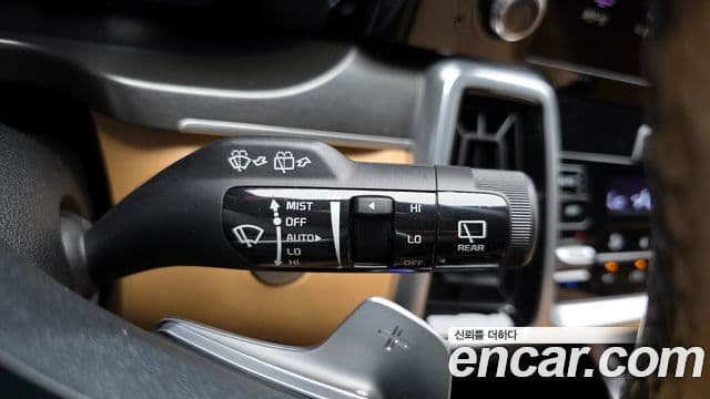 Kia Sorento 2023 — Photo 14/20