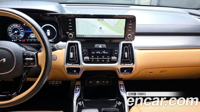 Kia Sorento 2023 — Photo 8/20