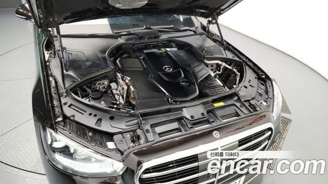 Mercedes-Benz S-Class 2022 — Photo 10/20