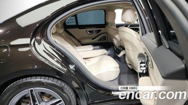 Mercedes-Benz S-Class 2022 — Photo 13/20