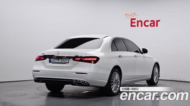 Mercedes-Benz E-Class 2023 — ფოტო 2/20