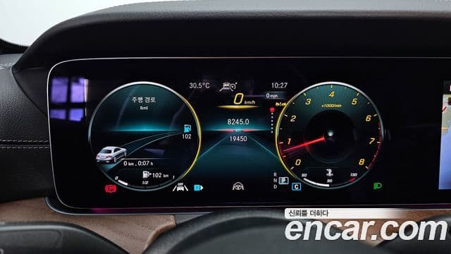 Mercedes-Benz E-Class 2023 — ფოტო 8/20