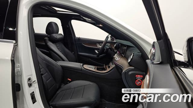 Mercedes-Benz E-Class 2023 — ფოტო 10/20