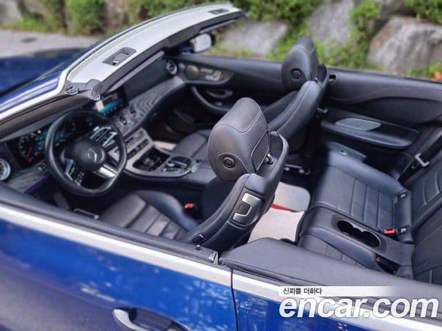 Mercedes-Benz E-Class 2021 — Photo 9/20