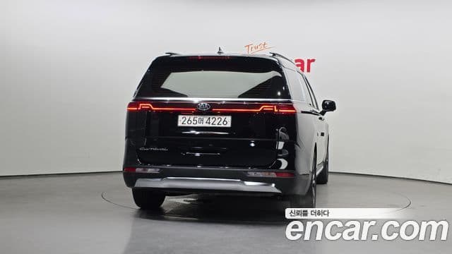 Kia Carnival 2021 — Photo 10/20