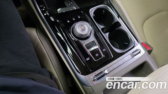 Kia Carnival 2021 — Photo 4/20