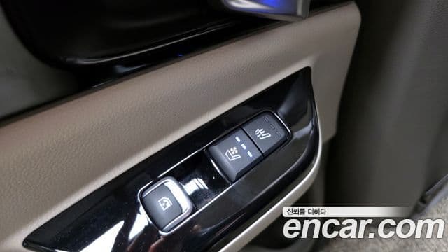 Kia Carnival 2021 — Photo 13/20