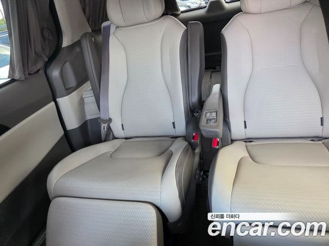 Kia Carnival 2024 — Фото 18/20