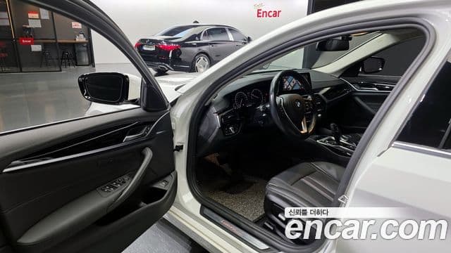 BMW 5 Series 2019 — Şəkil 10/20