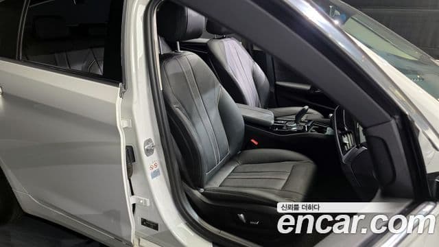 BMW 5 Series 2019 — Şəkil 12/20