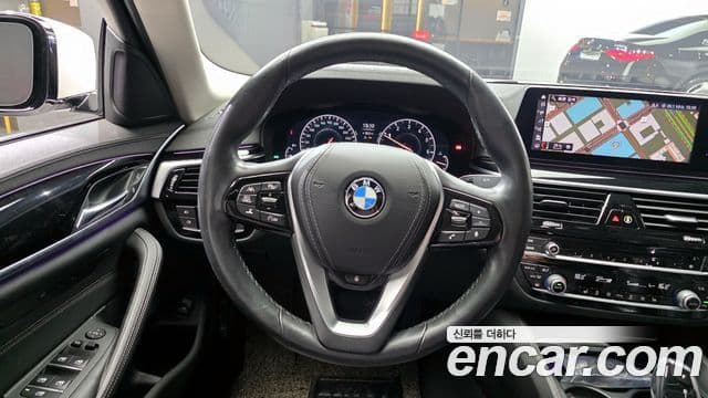 BMW 5 Series 2019 — Şəkil 13/20