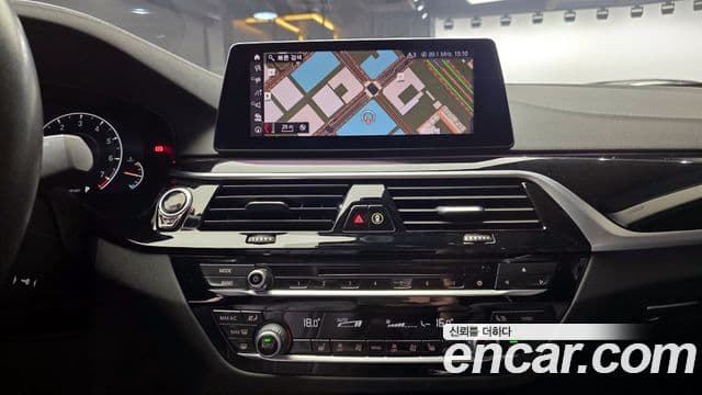 BMW 5 Series 2019 — Şəkil 17/20