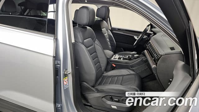Volkswagen Touareg 2020 — Photo 19/20