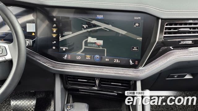 Volkswagen Touareg 2020 — Photo 10/20
