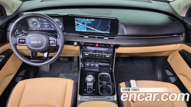 Kia Carnival 2023 — ფოტო 7/20