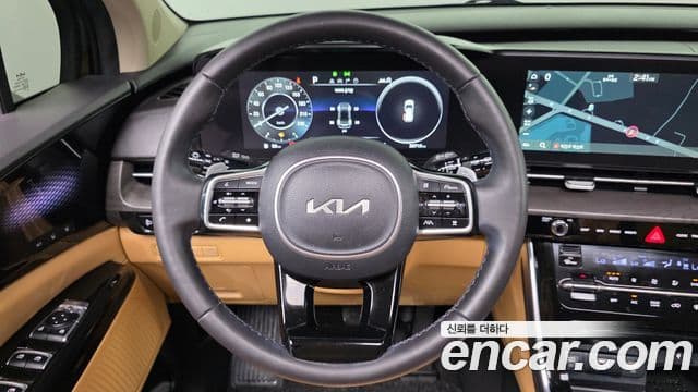Kia Carnival 2023 — ფოტო 14/20