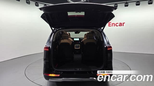 Kia Carnival 2023 — ფოტო 20/20