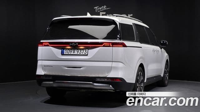 Kia Carnival 2023 — ფოტო 2/20