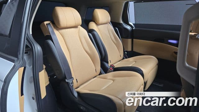 Kia Carnival 2023 — ფოტო 12/20