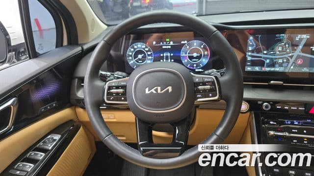 Kia Carnival 2023 — ფოტო 14/20