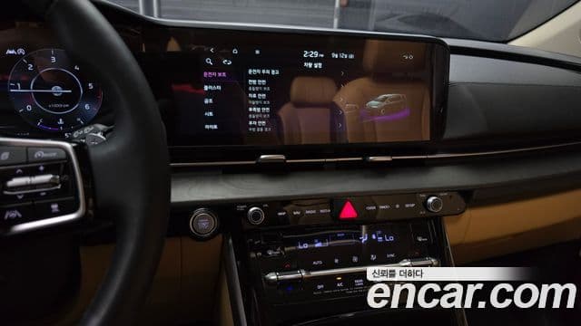 Kia Carnival 2023 — ფოტო 15/20