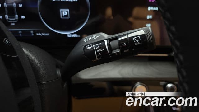Kia Carnival 2023 — ფოტო 17/20