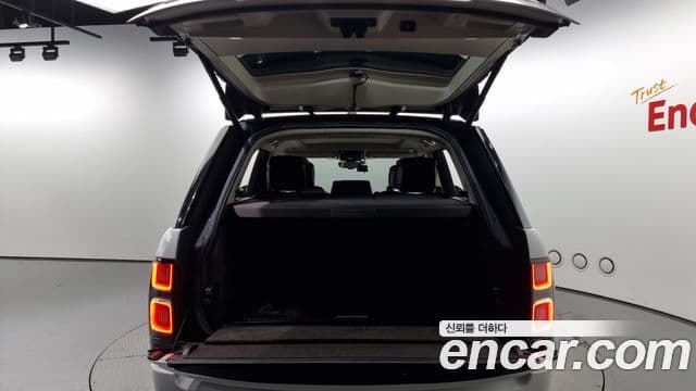 Land Rover Range Rover 2018 — ფოტო 19/20