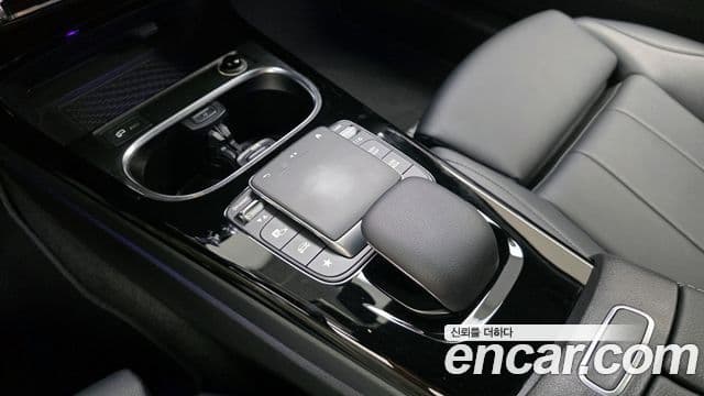 Mercedes-Benz A-Class 2020 — ფოტო 18/20