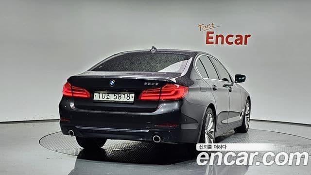 BMW 5 Series 2019 — Фото 2/20