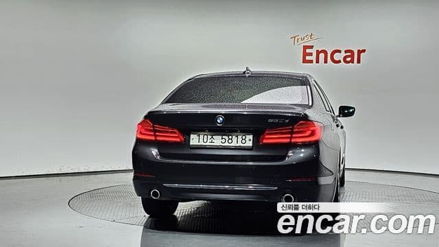 BMW 5 Series 2019 — Фото 4/20