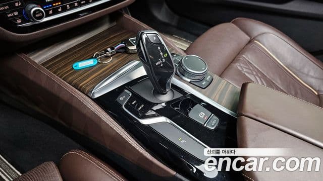 BMW 5 Series 2019 — Фото 9/20