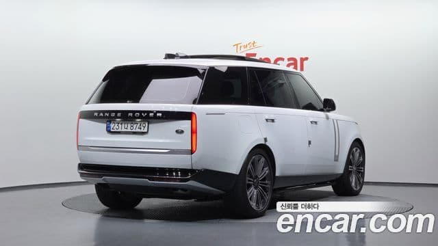 Land Rover Range Rover 2023 — ფოტო 2/20