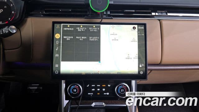 Land Rover Range Rover 2023 — ფოტო 14/20