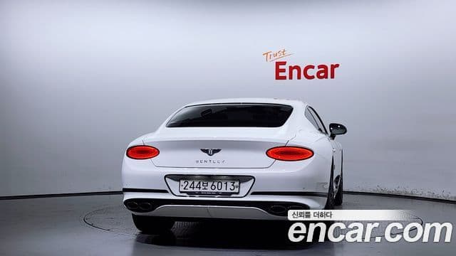 Bentley Continental GT 2023 — Şəkil 4/20