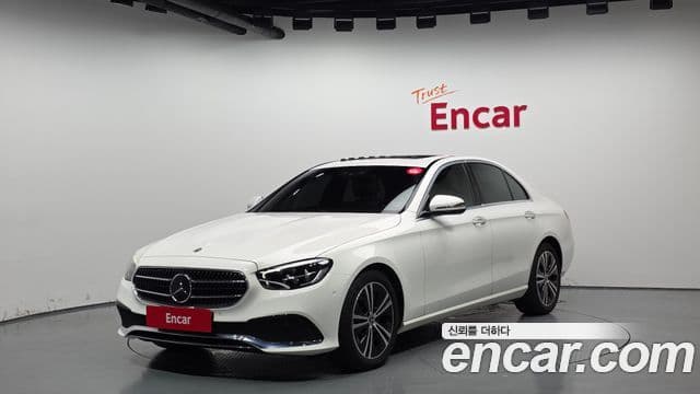 Mercedes-Benz E-Class 2021 — Фото 1/20