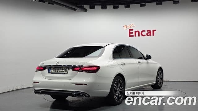 Mercedes-Benz E-Class 2021 — Фото 2/20