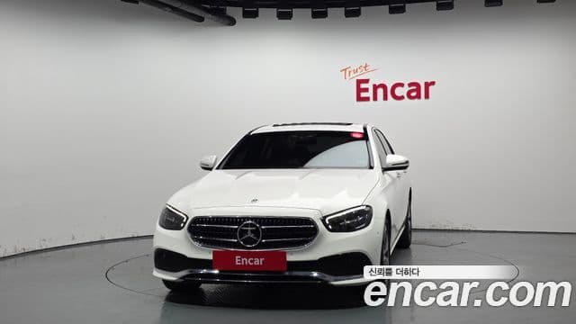 Mercedes-Benz E-Class 2021 — Фото 3/20