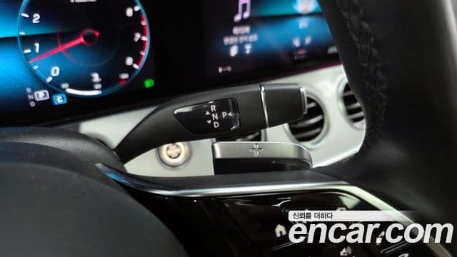 Mercedes-Benz E-Class 2021 — Фото 9/20
