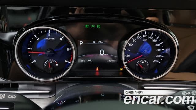 Kia Carnival 2020 — ფოტო 8/20