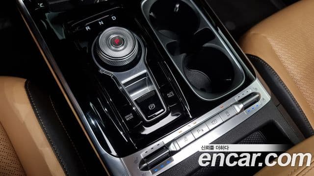 Kia Carnival 2020 — фото 9 из 20