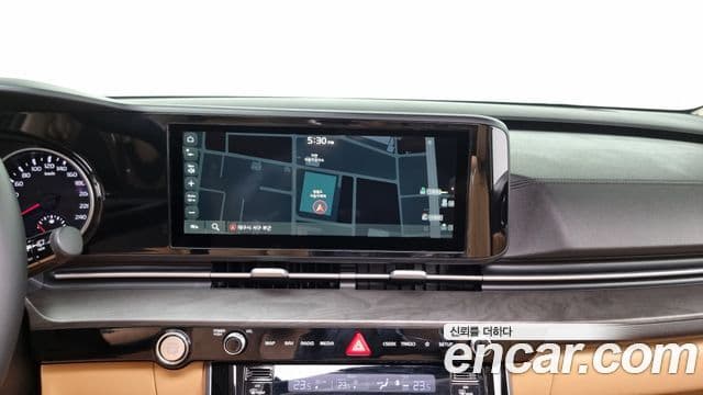 Kia Carnival 2020 — фото 14 из 20