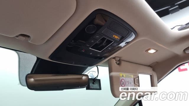 Kia Carnival 2020 — ფოტო 17/20