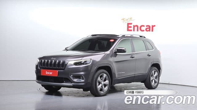 Jeep Cherokee 2021 — ფოტო 17/20