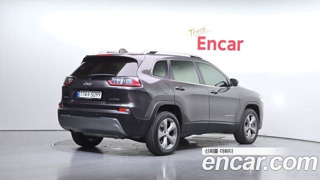 Jeep Cherokee 2021 — ფოტო 3/20