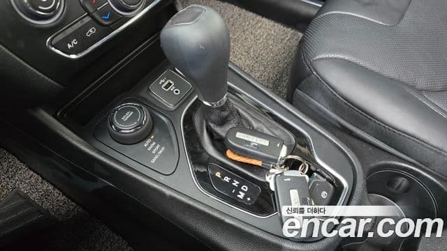 Jeep Cherokee 2021 — ფოტო 6/20