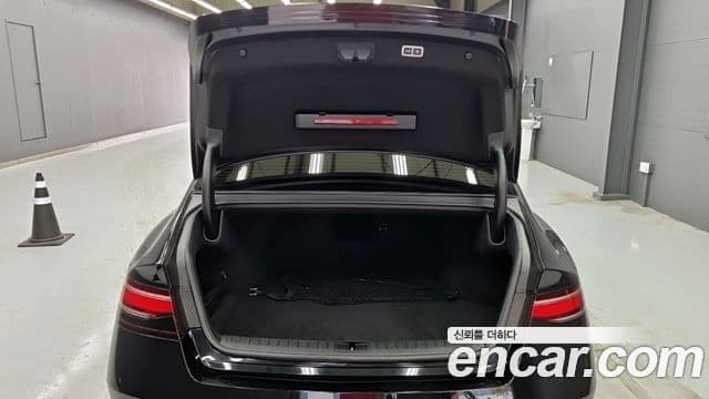 Genesis G90 2022 — ფოტო 14/18