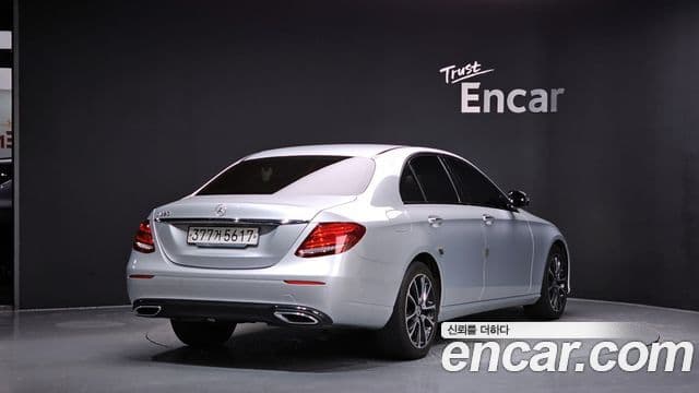 Mercedes-Benz E-Class 2020 — ფოტო 2/20