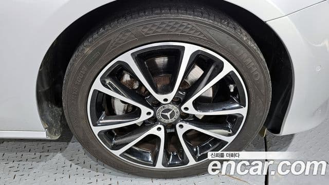 Mercedes-Benz E-Class 2020 — ფოტო 5/20