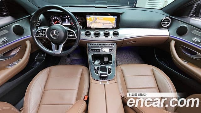 Mercedes-Benz E-Class 2020 — ფოტო 7/20