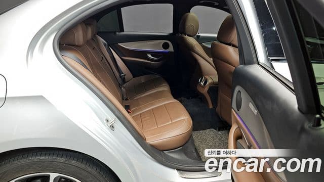 Mercedes-Benz E-Class 2020 — ფოტო 12/20